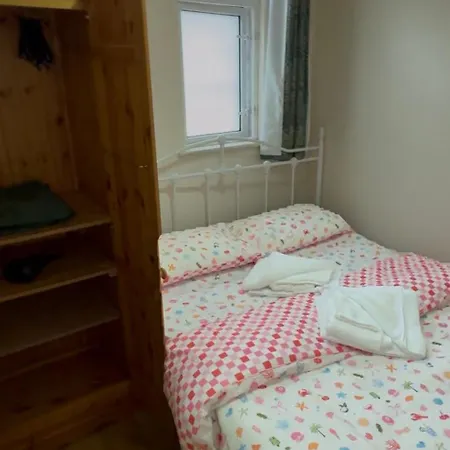 Dorset St Double In A Cozy Shared 1 Side 3 *